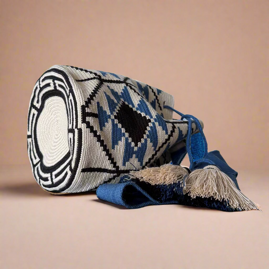 Wayuu shoulder bag blue protection symbol
