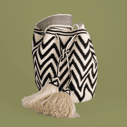 Wayuu Shoulder bag black ivory chevron