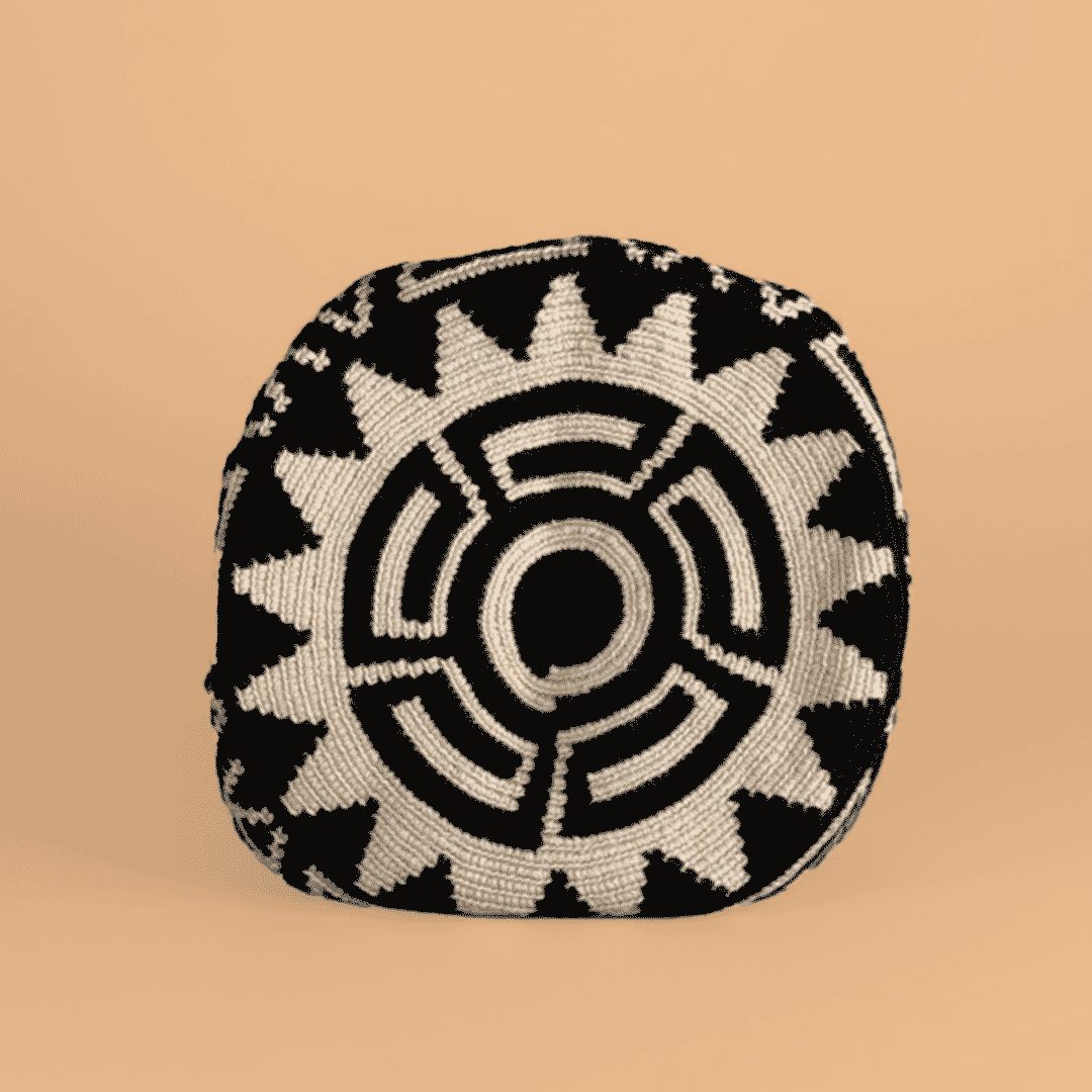 Wayuu Shoulder bag black ivory triangles