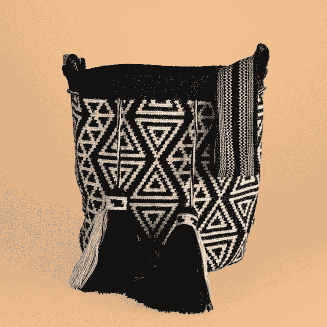 Wayuu Shoulder bag black ivory triangles