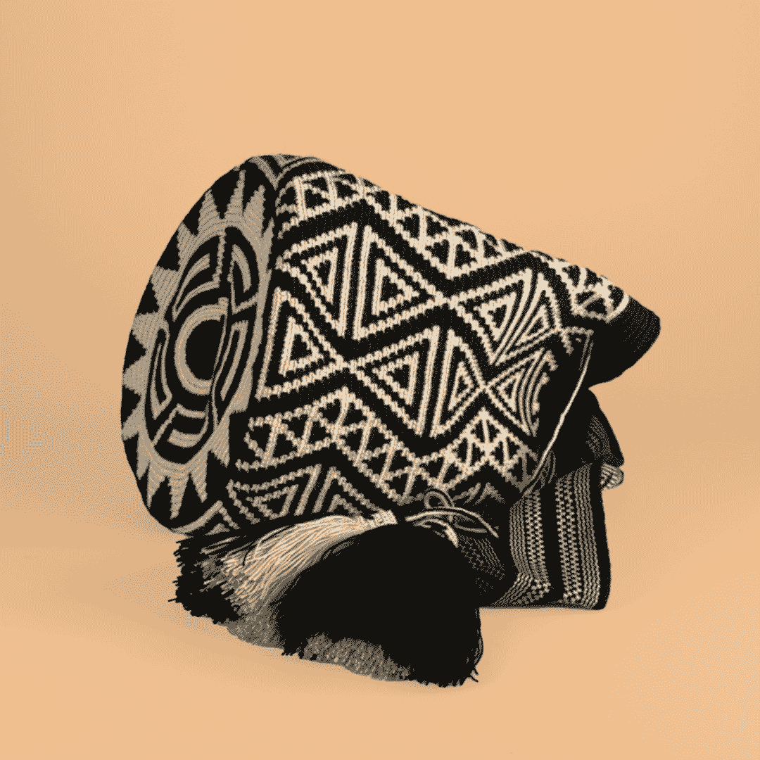 Wayuu Shoulder bag black ivory triangles
