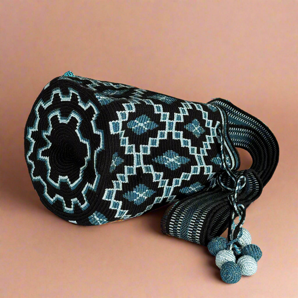 Wayuu shoulder bag black blue silver side