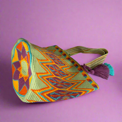 Wayuu Tote laying on the ground