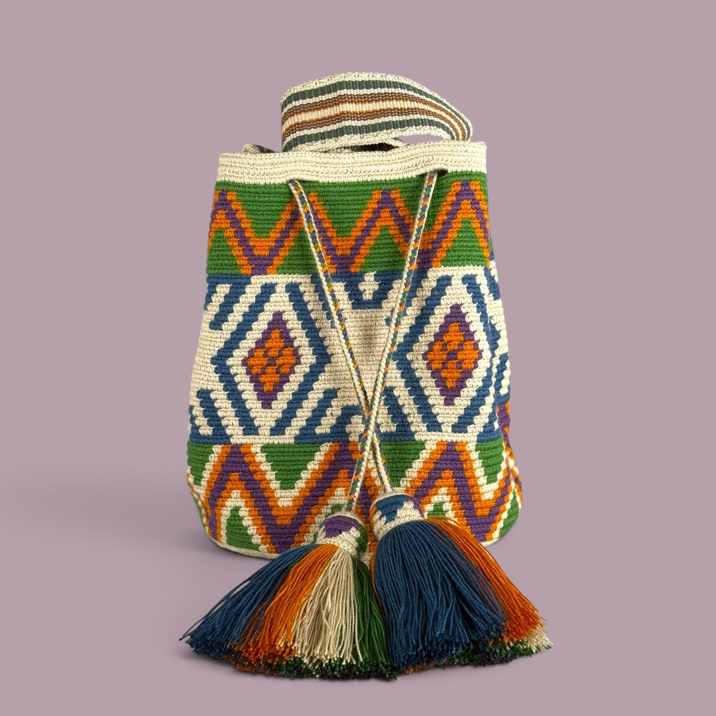 Mochila · Green Mountains, Golden Path, Blue Rivers