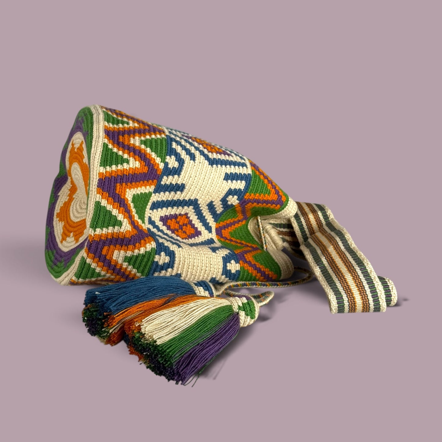 Mochila · Green Mountains, Golden Path, Blue Rivers