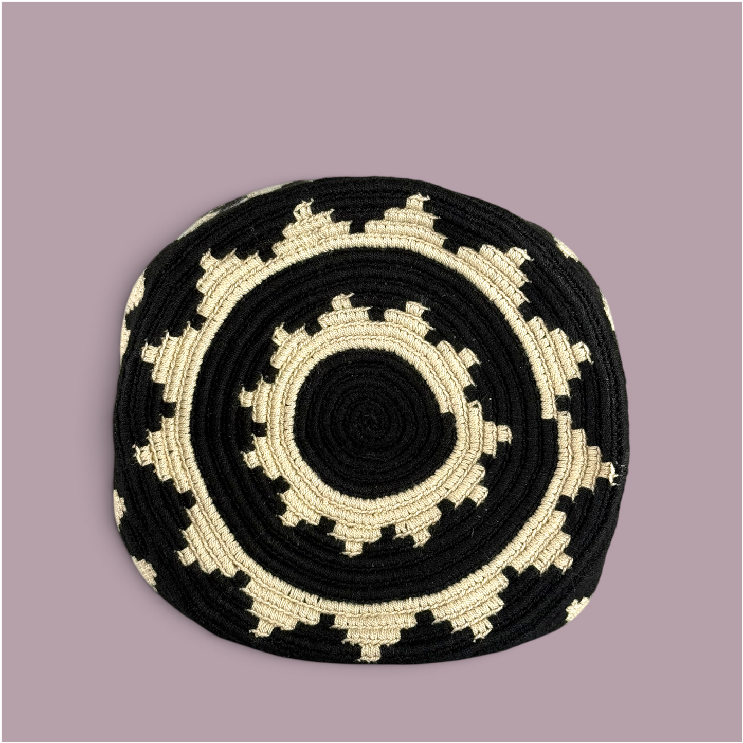 Mochila · Black Natural Triangle Patterns