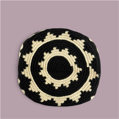 Mochila · Black Natural Triangle Patterns