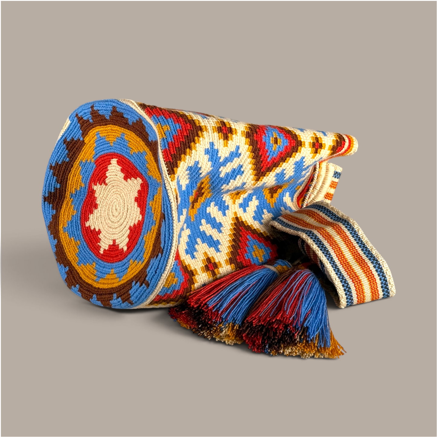 Mochila · Natural Blue Red Crossing Diamonds