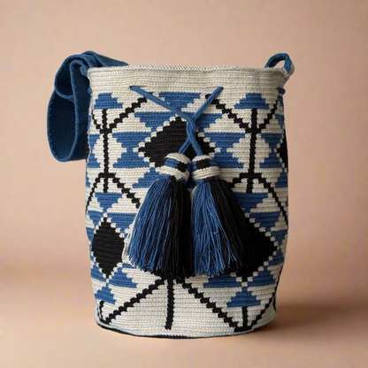 Wayuu shoulder bag blue protection symbol