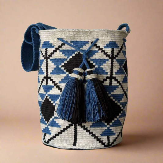 Wayuu shoulder bag blue protection symbol