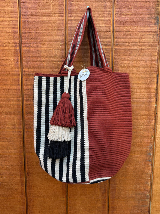 Wayuu Tote brown black ivory straps