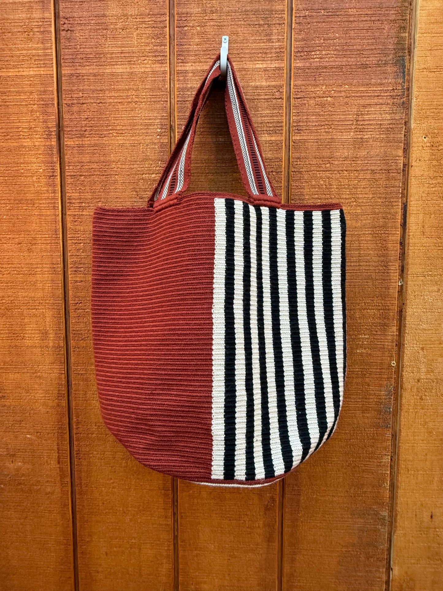 Wayuu Tote brown black ivory straps