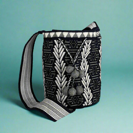 Wayuu Shoulder bag black white silver abundance  M
