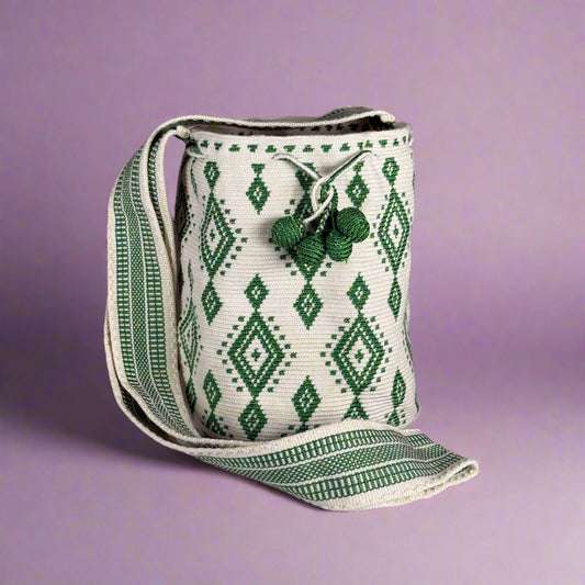 Wayuu Shoulder bag white green earrings