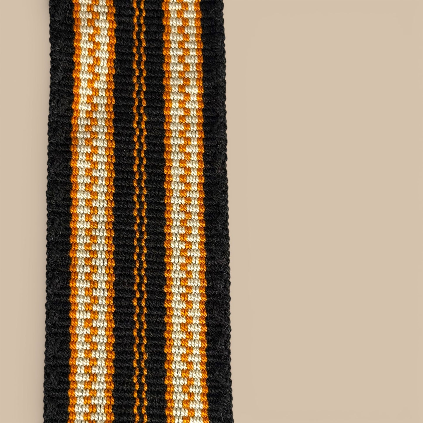 Mochila · Black & Mustard Sculpted Curve