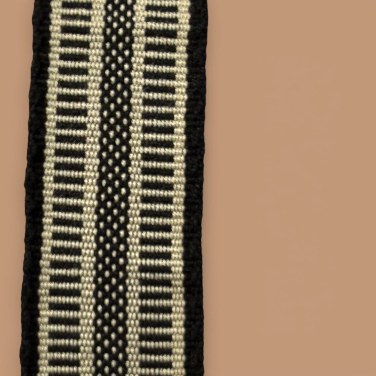 Mochila · Black Natural Protection & Labyrinth